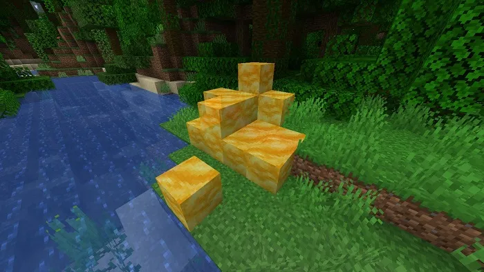 Honey block in Minecraft