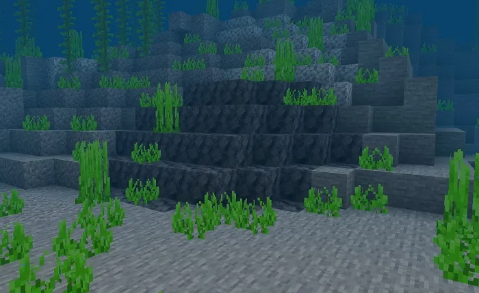 Amethyst geode underwater in Minecraft