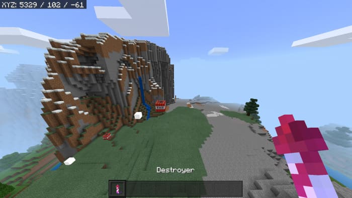 Throwing dynamite in Minecraft