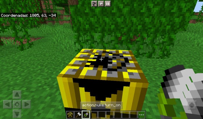 Activating a bomb in Minecraft