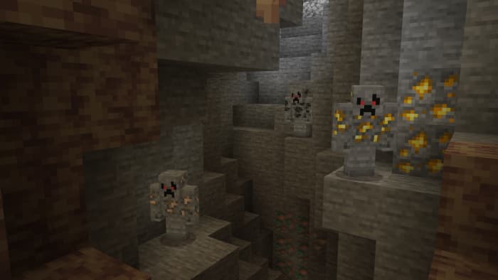 Рудные монстры в пещере