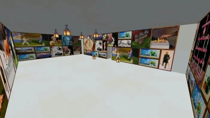 Комната с картинами