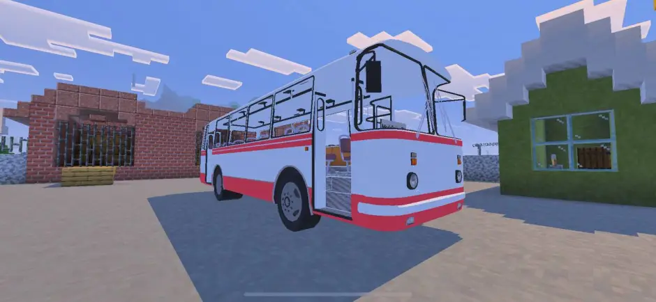 Front view of LAZ-695 bus